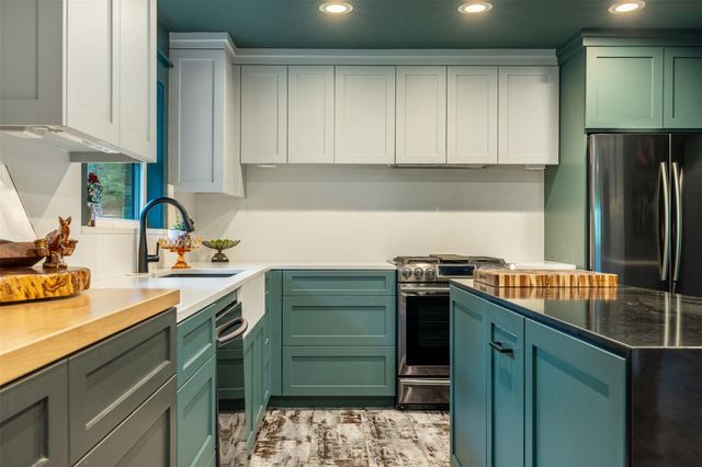 455 Post Oak Court, Caldwell, TX 77836