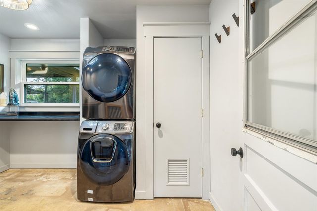 455 Post Oak Court, Caldwell, TX 77836