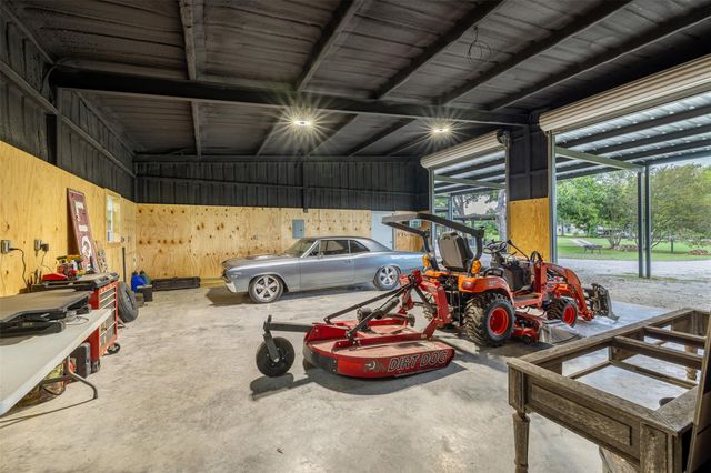 455 Post Oak Court, Caldwell, TX 77836