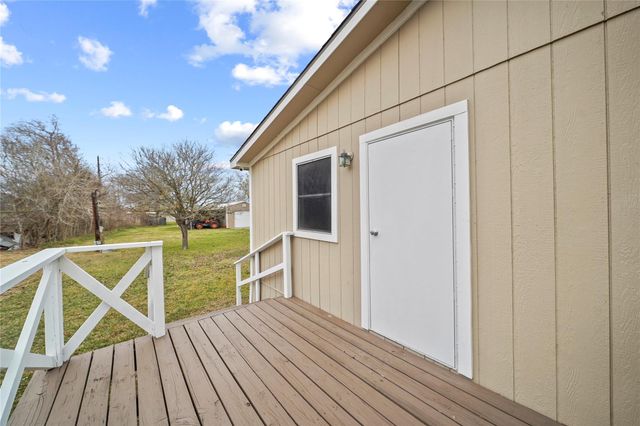 19645 Nordt Road, Damon, TX 77430