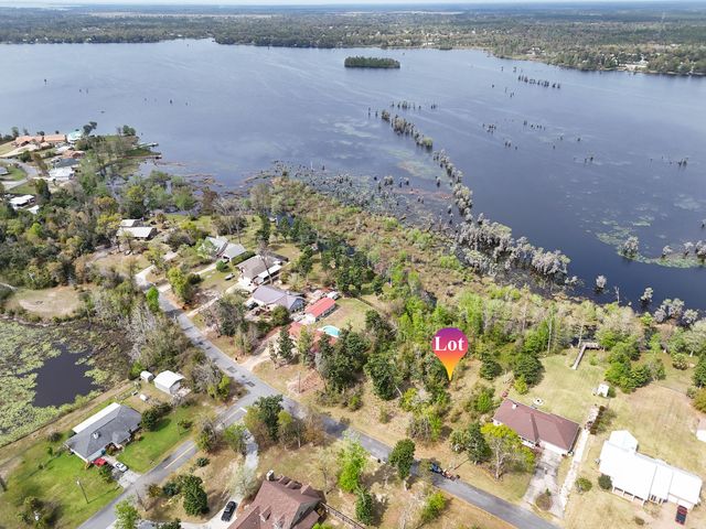 9209 Lake Forest Drive, Youngstown, FL 32466