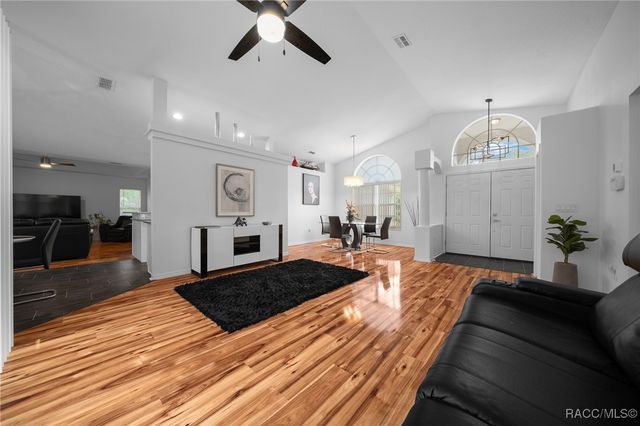 7909 N Ibsen Drive, Citrus Springs, FL 34433