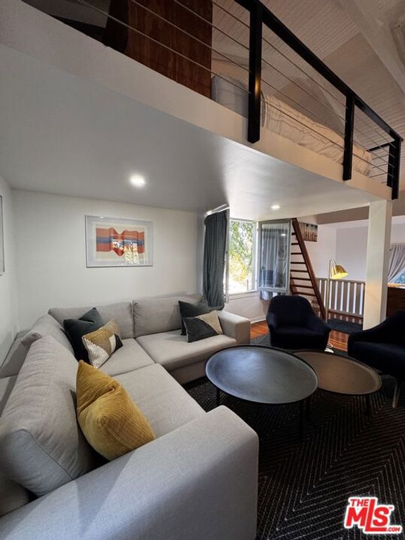 Image 32 of property listing at 2449 Riverside Place, Los Angeles, CA 90039