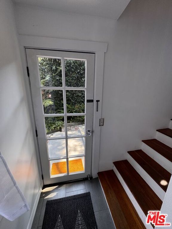 Image 34 of property listing at 2449 Riverside Place, Los Angeles, CA 90039