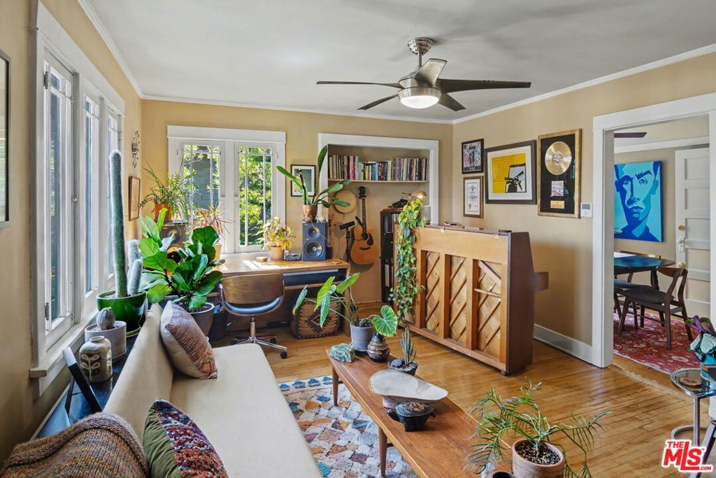 Image 4 of property listing at 2449 Riverside Place, Los Angeles, CA 90039