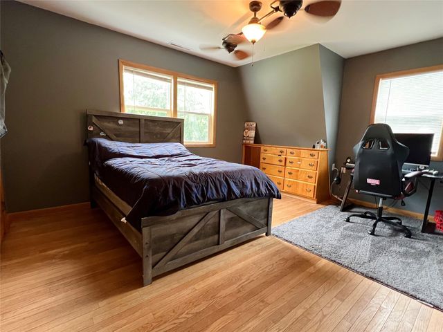 1321 W 13th Street S, Newton, IA 50208