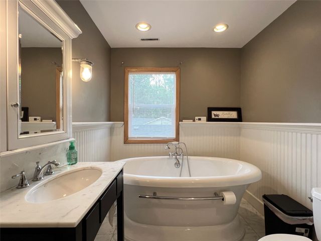 1321 W 13th Street S, Newton, IA 50208