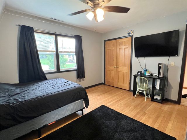 1321 W 13th Street S, Newton, IA 50208