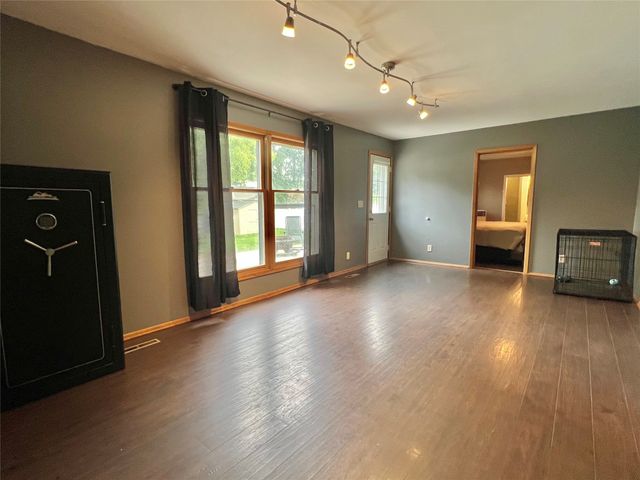 1321 W 13th Street S, Newton, IA 50208