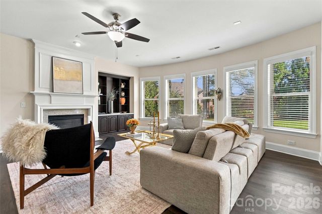 18317 Lilliesleaf Glenn Lane, Charlotte, NC 28277