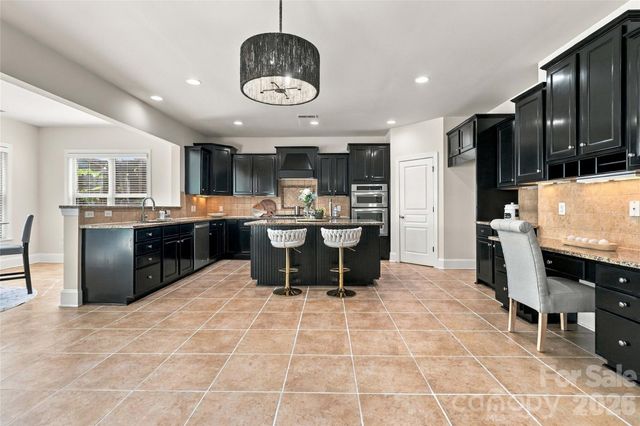 18317 Lilliesleaf Glenn Lane, Charlotte, NC 28277