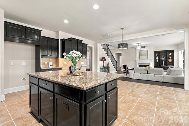 18317 Lilliesleaf Glenn Lane, Charlotte, NC 28277
