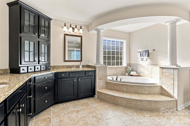 18317 Lilliesleaf Glenn Lane, Charlotte, NC 28277