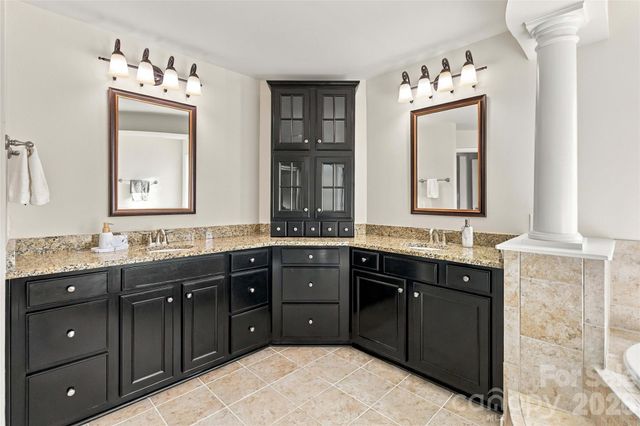 18317 Lilliesleaf Glenn Lane, Charlotte, NC 28277
