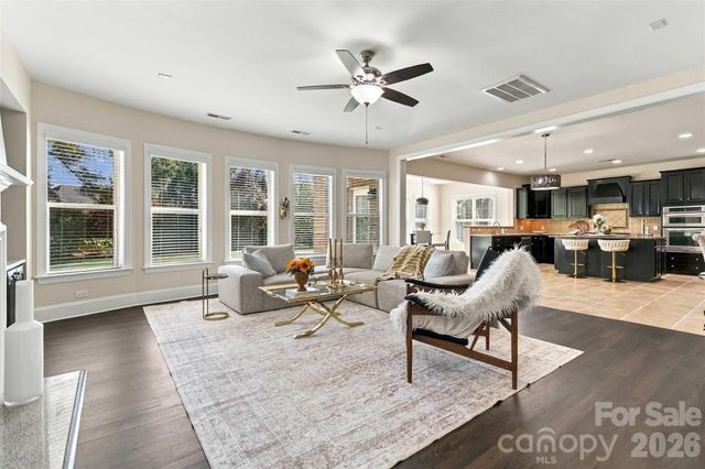 18317 Lilliesleaf Glenn Lane, Charlotte, NC 28277