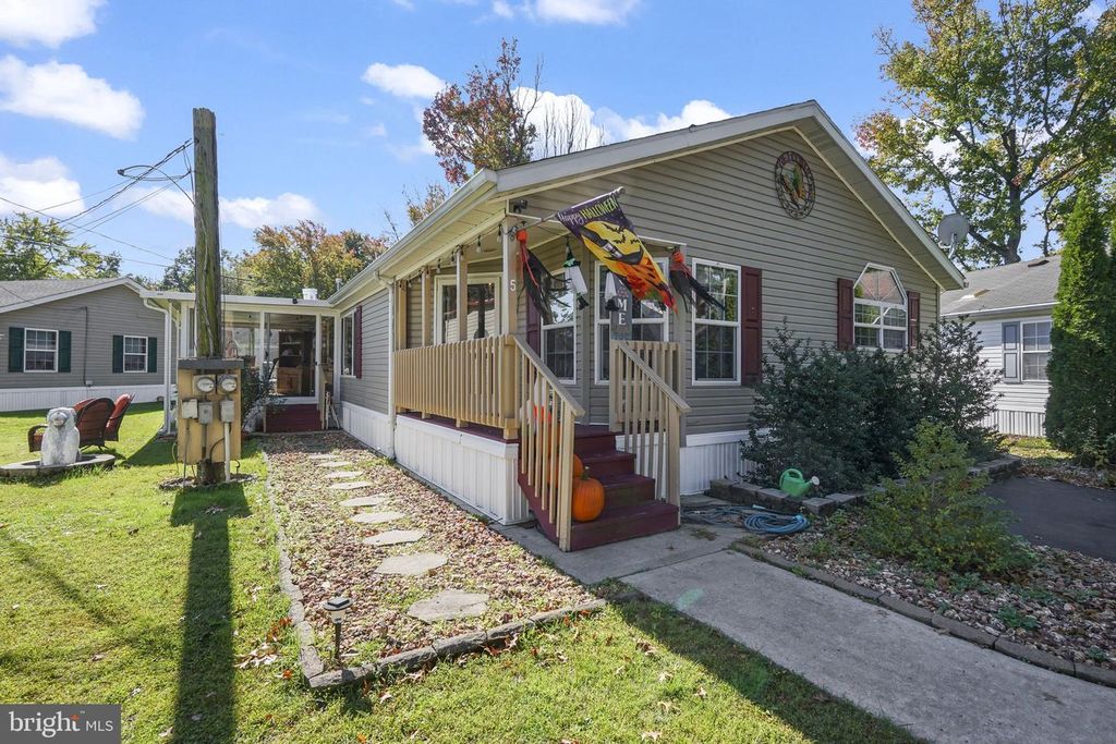 5 STERLING CT, EAST WINDSOR TWP, NJ 08520 — photo 2
