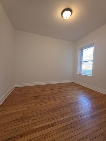 5816 W Chicago Avenue 2, Chicago, IL 60651