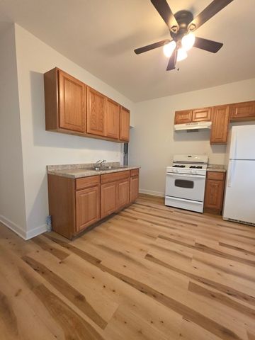 5816 W Chicago Avenue 2, Chicago, IL 60651