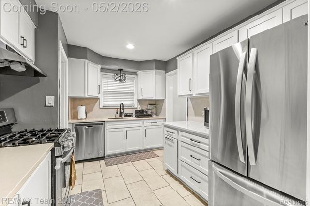23909 Edward Street, Dearborn, MI 48128