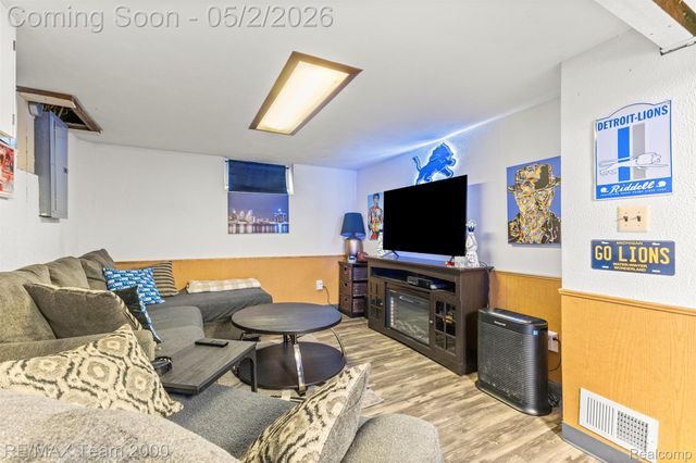 23909 Edward Street, Dearborn, MI 48128