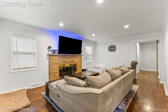 23909 Edward Street, Dearborn, MI 48128