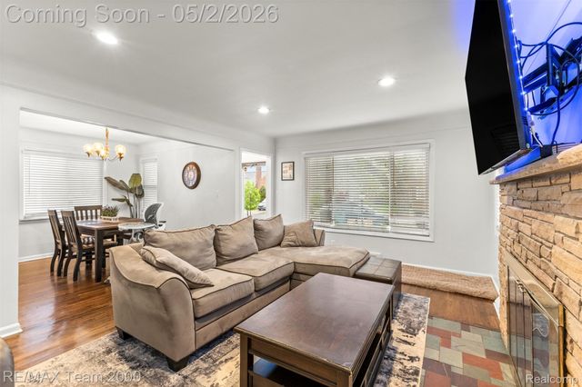 23909 Edward Street, Dearborn, MI 48128