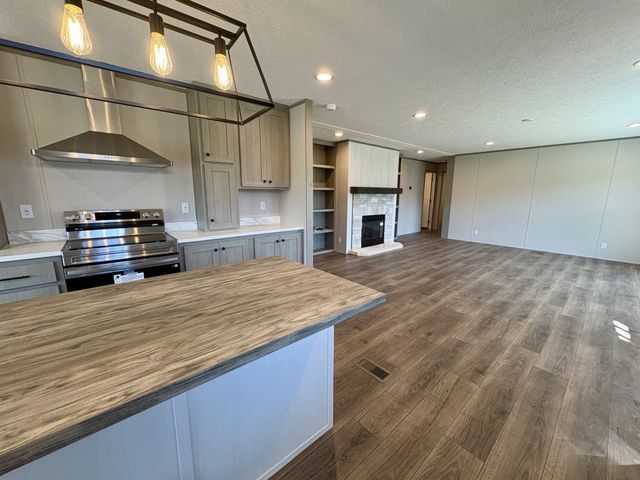 307 Enigma Rd, Chestnut Mound, TN 38552