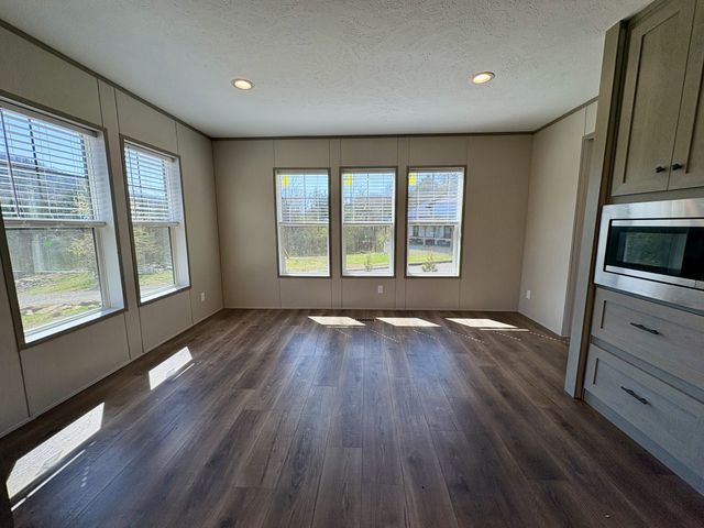 307 Enigma Rd, Chestnut Mound, TN 38552