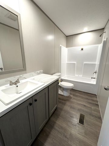 307 Enigma Rd, Chestnut Mound, TN 38552