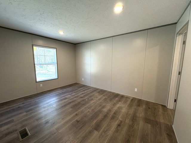 307 Enigma Rd, Chestnut Mound, TN 38552