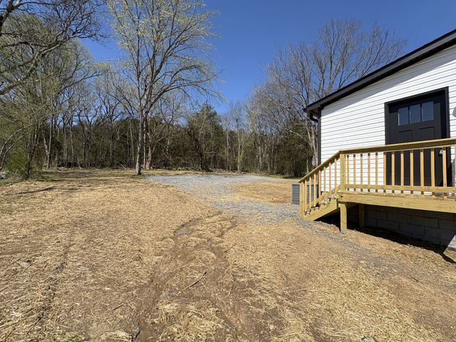 307 Enigma Rd, Chestnut Mound, TN 38552