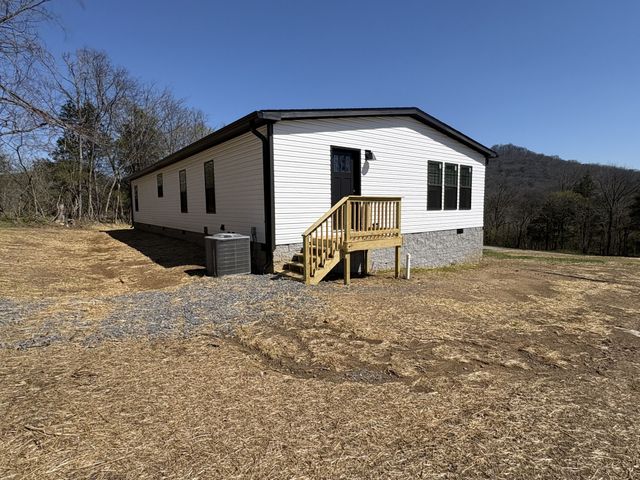 307 Enigma Rd, Chestnut Mound, TN 38552