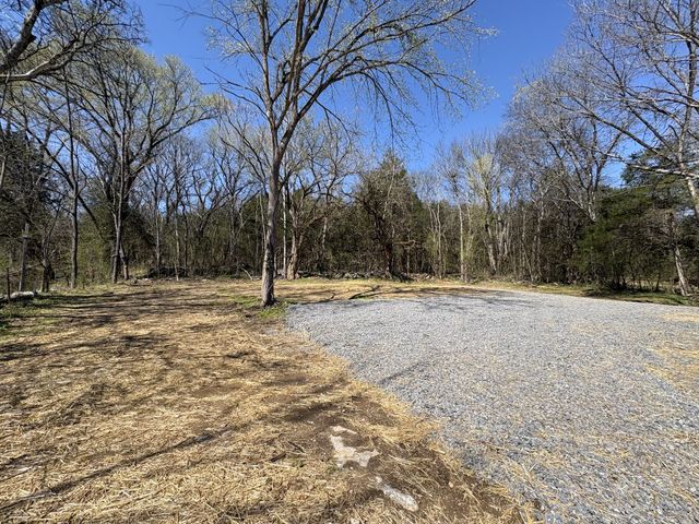 307 Enigma Rd, Chestnut Mound, TN 38552