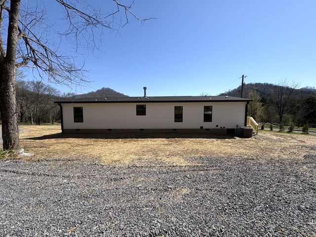 307 Enigma Rd, Chestnut Mound, TN 38552