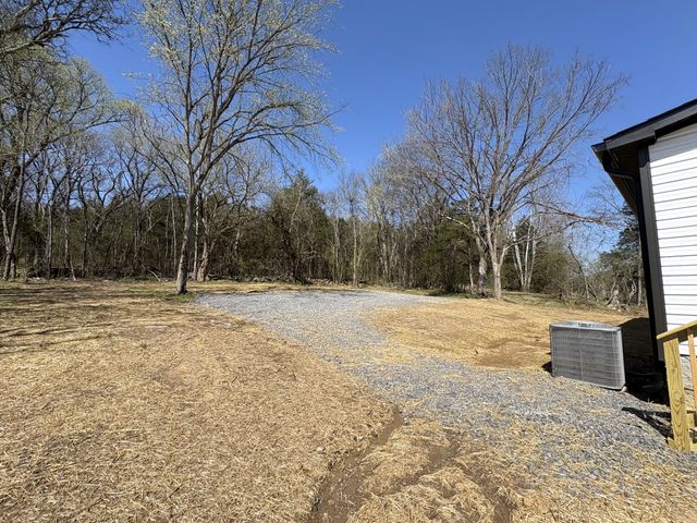 307 Enigma Rd, Chestnut Mound, TN 38552