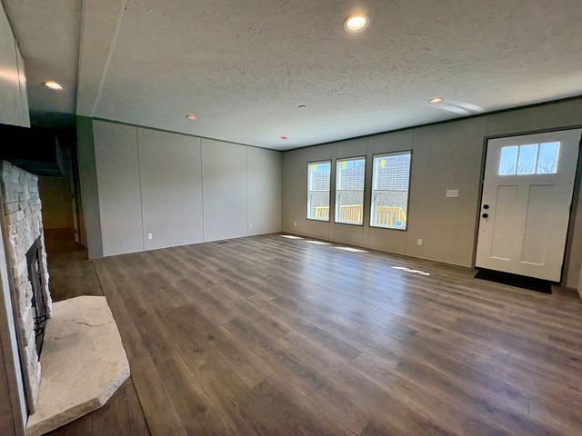 307 Enigma Rd, Chestnut Mound, TN 38552