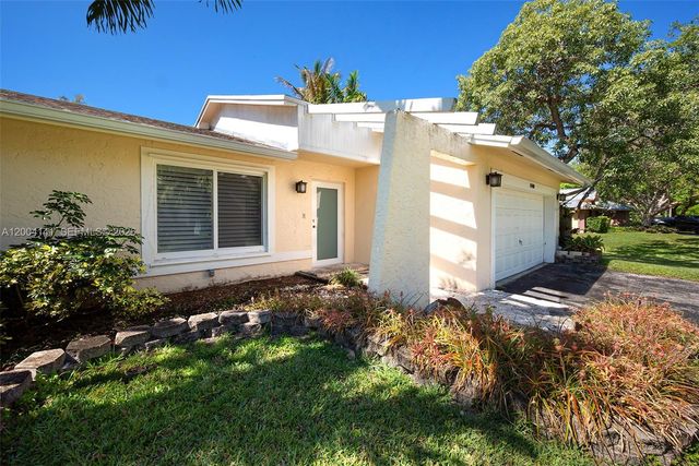 8480 SW 180th Street, Palmetto Bay, FL 33157