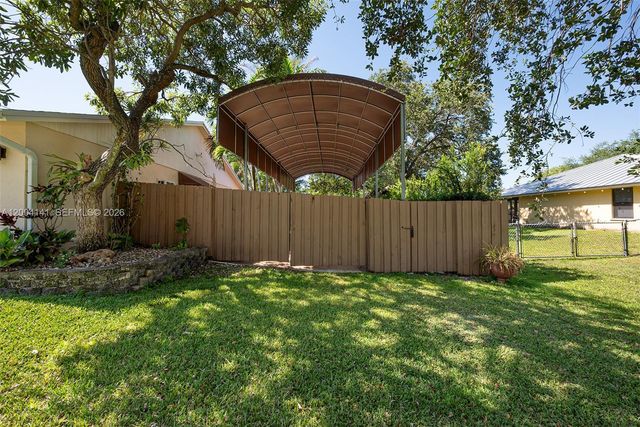 8480 SW 180th Street, Palmetto Bay, FL 33157