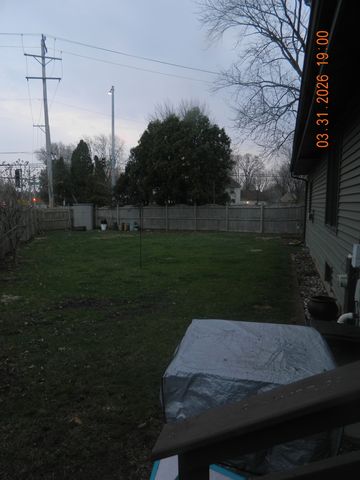 1911 Ash Court, Aurora, IL 60506