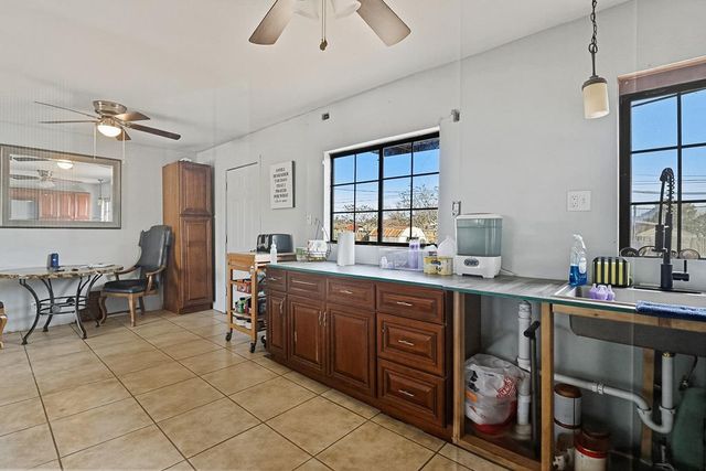 810 E 18th St, Odessa, TX 79761