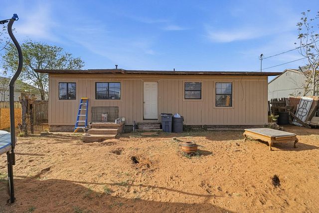 810 E 18th St, Odessa, TX 79761