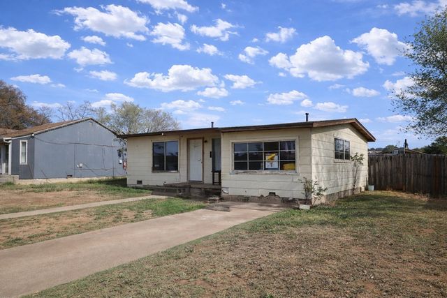 810 E 18th St, Odessa, TX 79761