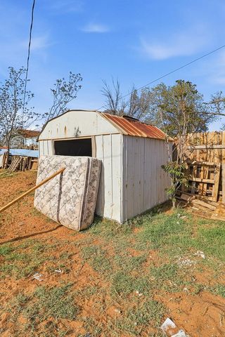 810 E 18th St, Odessa, TX 79761