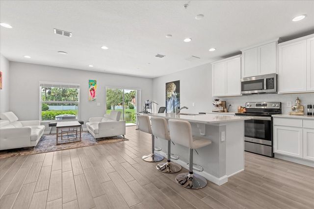 366 CAPE HONEYSUCKLE PLACE, Sanford, FL 32771