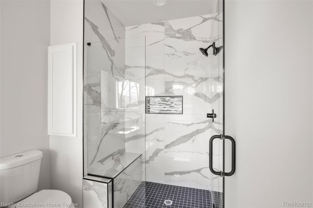 35990 WINDRIDGE Drive, New Baltimore, MI 48047