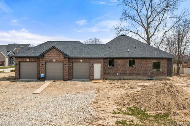 35990 WINDRIDGE Drive, New Baltimore, MI 48047