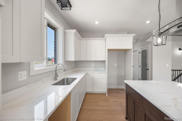 35990 WINDRIDGE Drive, New Baltimore, MI 48047