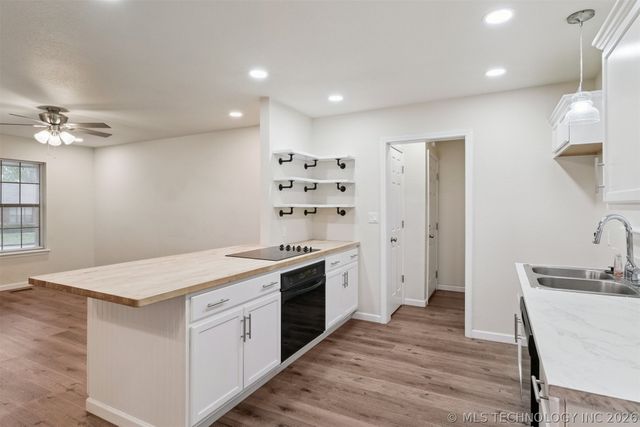 120 W 9th Street S, Claremore, OK 74017
