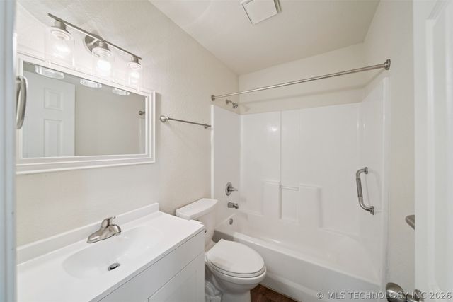 120 W 9th Street S, Claremore, OK 74017