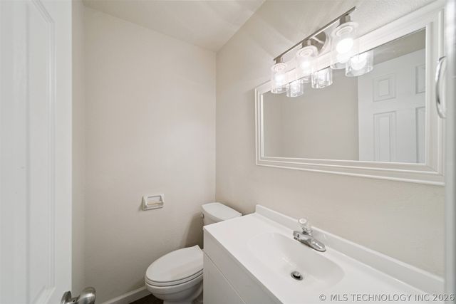 120 W 9th Street S, Claremore, OK 74017